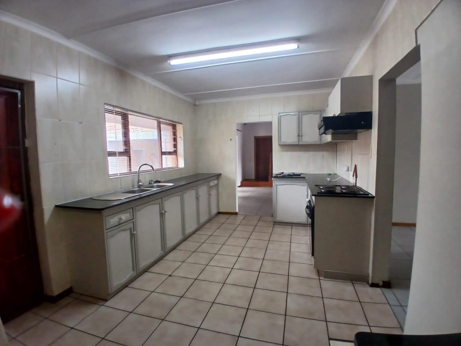 4 Bedroom Property for Sale in Hartenbos Central Western Cape